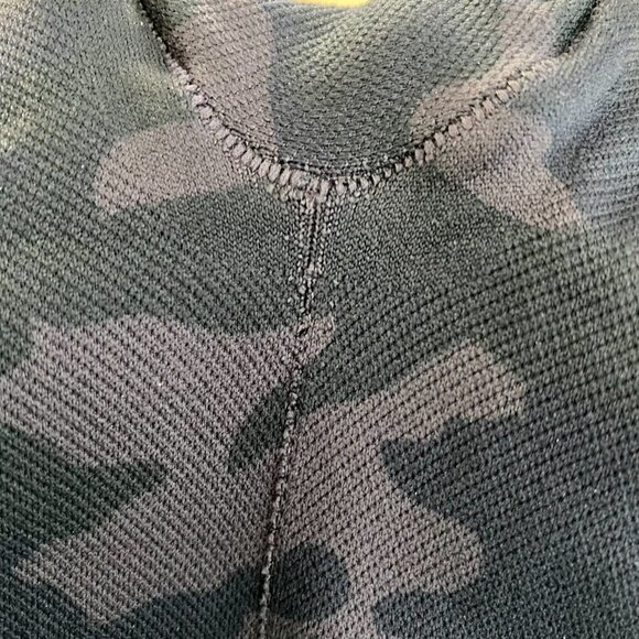 Spanx‎ Leggings Camo Print Nylon Spandex Women's Medium PT-1106 Flawed - Picture 5 of 5